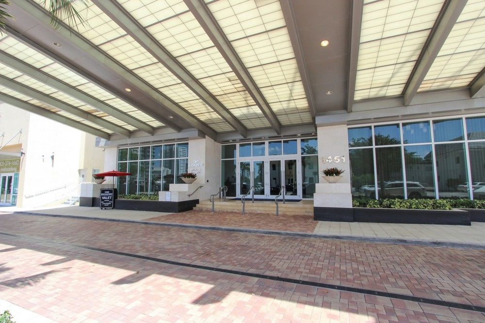 Global Luxury Suites At One Broadway Маями Екстериор снимка