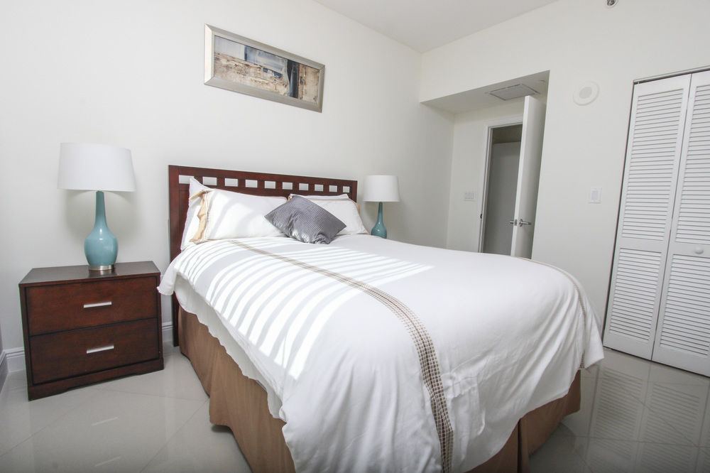 Global Luxury Suites At One Broadway Маями Екстериор снимка