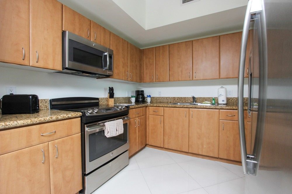 Global Luxury Suites At One Broadway Маями Екстериор снимка