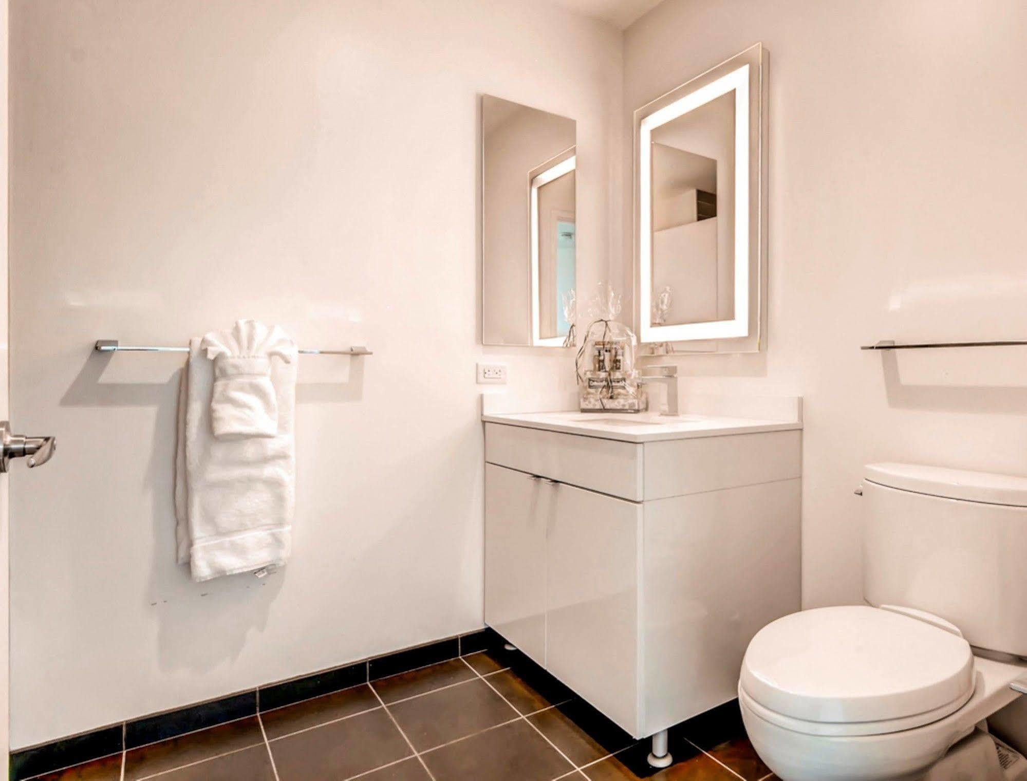 Global Luxury Suites At One Broadway Маями Екстериор снимка