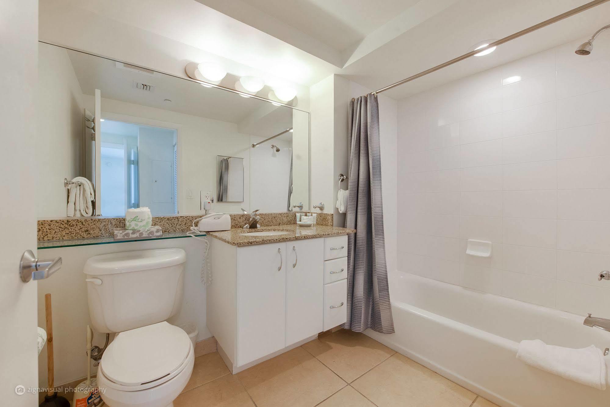 Global Luxury Suites At One Broadway Маями Екстериор снимка