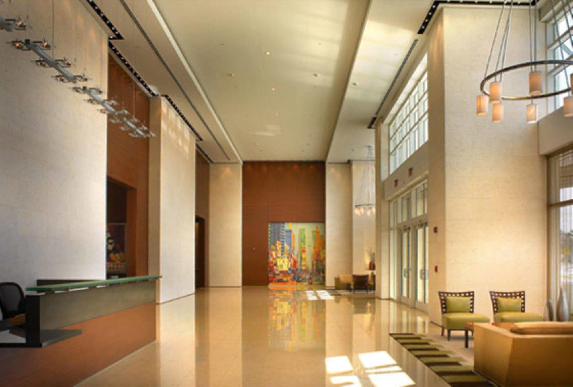 Global Luxury Suites At One Broadway Маями Екстериор снимка